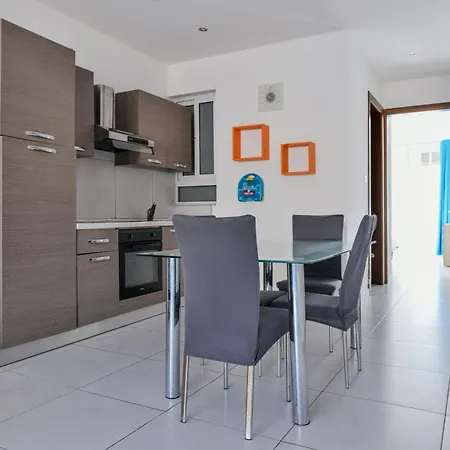 Paceville Apartament *